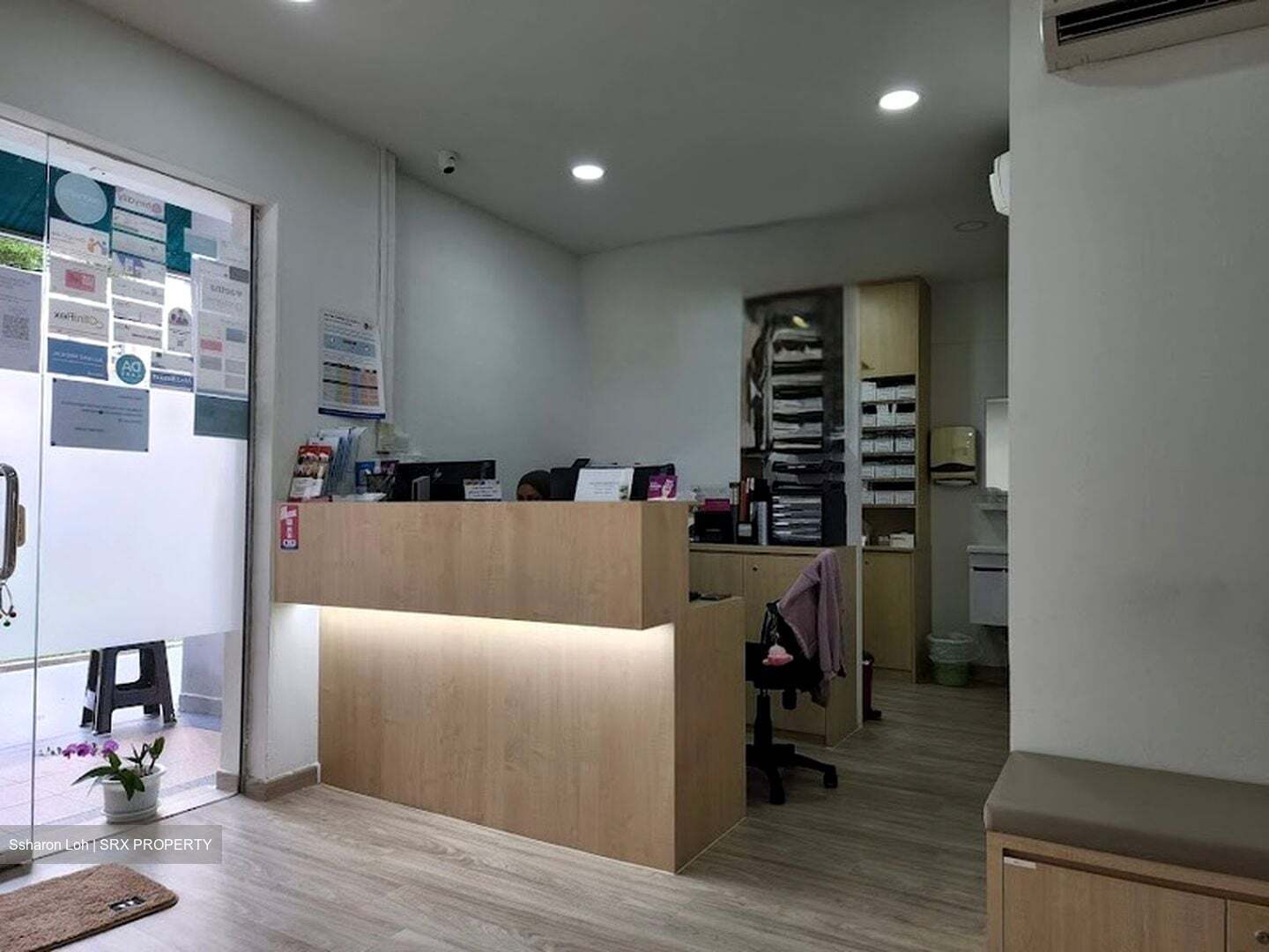 Jurong East Street 24 (D22), Shop House #580063701